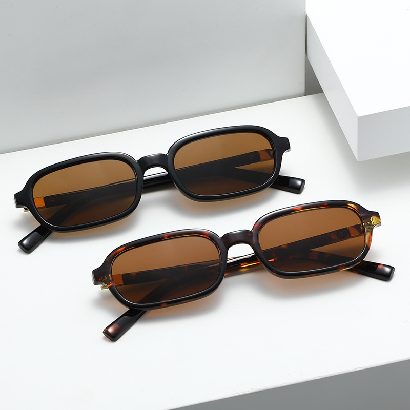 Street Fashion High End - 新しい小さなスクエアフレームサングラス女性のハイエンドファッション多用途パンクサングラス女性のストリート写真撮影用アイウェア